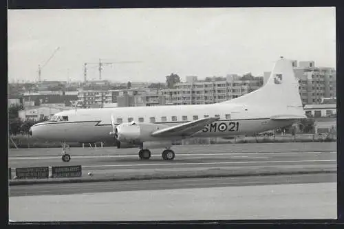 Fotografie Flugzeug Niederdecker mit militärischer Kennung SM-21