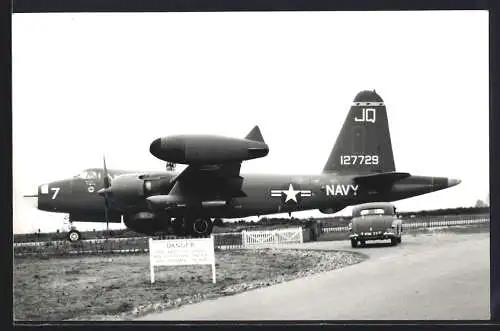 Fotografie Flugzeug der US-Navy Kennung 127729