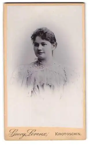 Fotografie Georg Lorenz, Krotoschin, Fürstenstrasse 30, Portrait einer jungen Frau