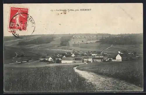 AK Dixmont, Vue du village et des champs environnants