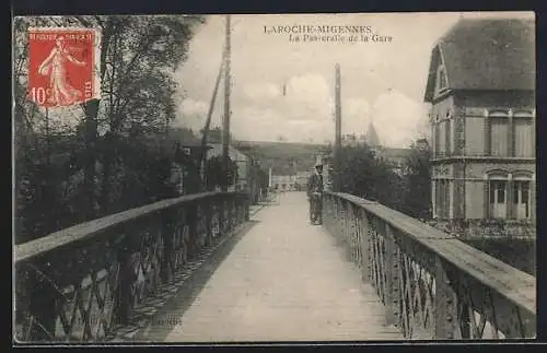 AK Laroche-Migennes, La Passerelle de la Gare