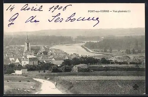 AK Pont-sur-Yonne, Vue générale du village et de la rivière environnante