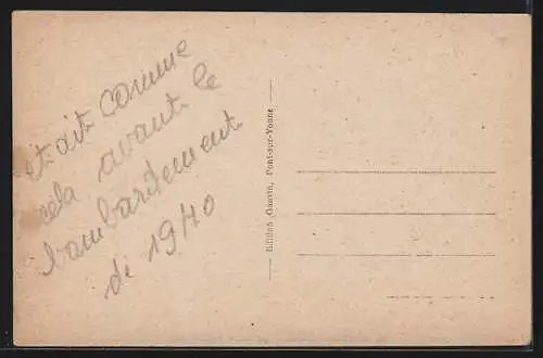 AK Pont-sur-Yonne, La Place Eugène-Petit