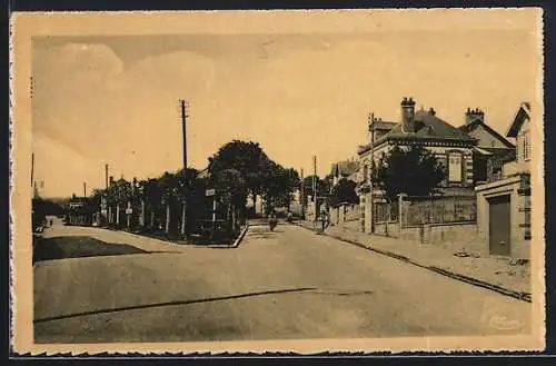 AK Pont-sur-Yonne, Carrefour Avenue Aristide-Briand et Georges-Clemenceau
