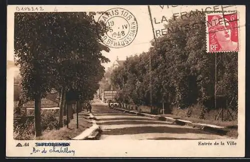 AK St-Florentin, Entrée de la ville avec arbres alignés et route principale