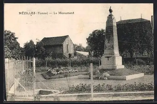 AK Mézilles /Yonne, Le Monument
