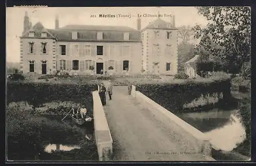 AK Mézilles /Yonne, Le Château du Fort et son pont sur l`eau