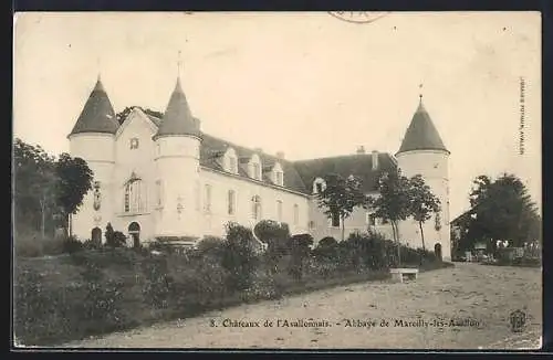 AK Marcilly-les-Avallon, L`abbaye et ses tours majestueuses