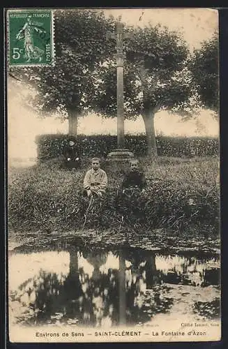 AK Saint-Clément, La Fontaine d`Azon et enfants près de l`étang