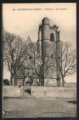AK Lichères-sur-Yonne, L`Église, La Facade