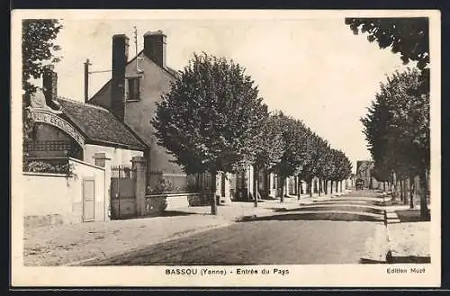 AK Bassou /Yonne, Entrée du Pays et perspective de la rue principale