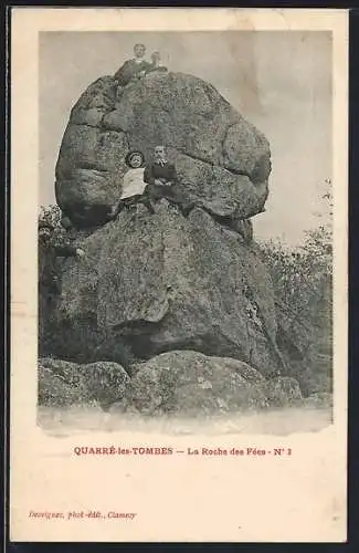 AK Quarré-les-Tombes, La Roche des Fées, N° 3