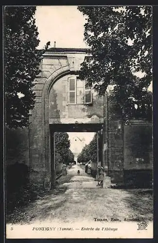 AK Pontigny /Yonne, Entrée de l`Abbaye