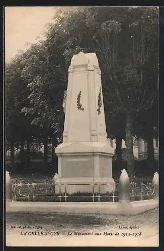 AK La Celle-St-Cyr, Le Monument aux Morts de 1914-1918