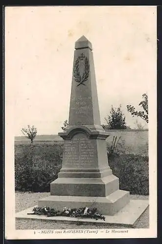 AK Nuits-sous-Ravières /Yonne, Le Monument