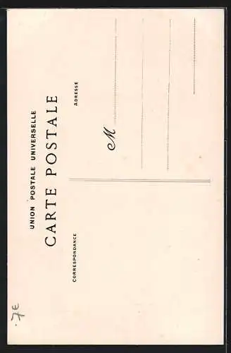 AK Tonnerre, L`Intérieur de l`Église avec ses lustres majestueux et l`architecture gothique