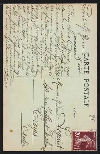 AK Pont-sur-Yonne, Une partie de la place et l`Église