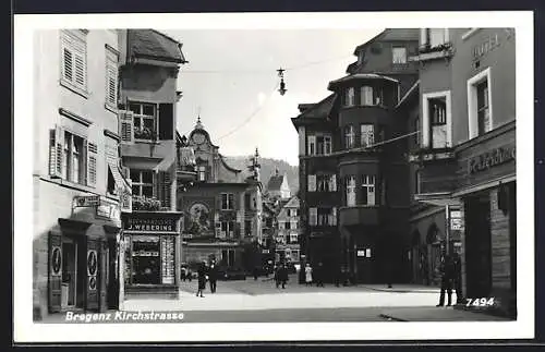 AK Bregenz, Kirchstrasse, Kreuzung mit Tabak Trafik, Buchhandlung J. Webering, Hotel, Gasthaus Weinstube Kinz