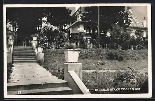 AK Stranzendorf, Erholungsheim Stranzendorf, Ansicht mit Treppenaufgang