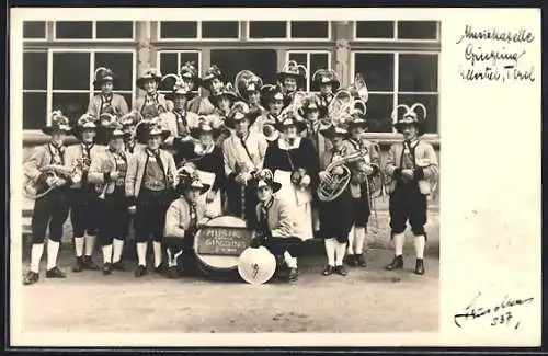 AK Ginzling /Zillertal, Musikkapelle Grinzling, Gruppenbild mit Instrumenten