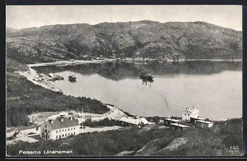 AK Petsamo, Liinahamari, Blick auf den Ort in der Bucht