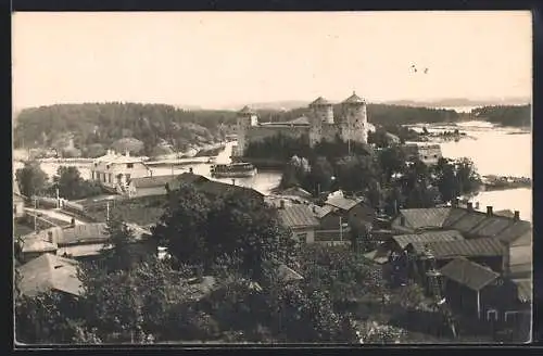 AK Savonlinna, Ortsansicht und Burg Olavinlinna aus der Vogelschau