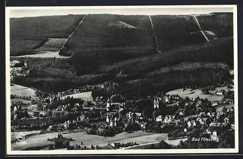 AK Bad Flinsberg, Ortsansicht mit Kirche aus der Vogelschau