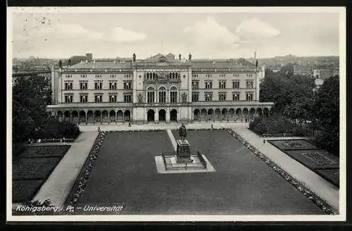 AK Königsberg, am Denkmal vor der Universität