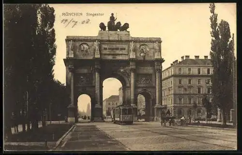 AK München, Siegestor mit Strassenbahn, Leute, Kutsche
