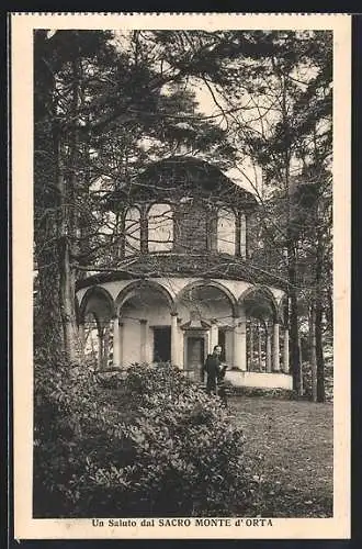 AK Orta, Sacro Monte d’Orta, Kirche mit Mönch