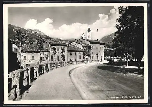 AK Trento, Piedicastello, Strassenpartie mit Turm