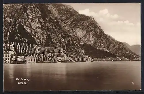 AK Limone /Gardasee, Zitronengärten mit weissen Säulen