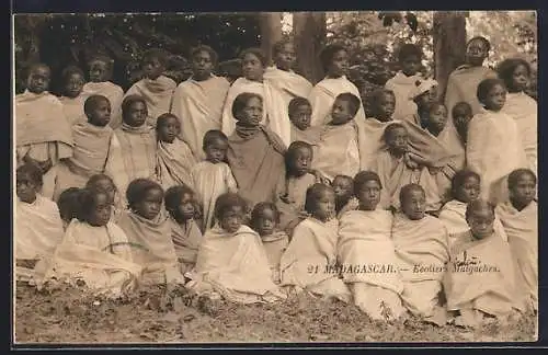 AK Madagascar, Ecoliers Malgaches