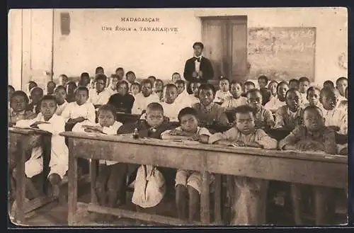 AK Tananarive, Une École