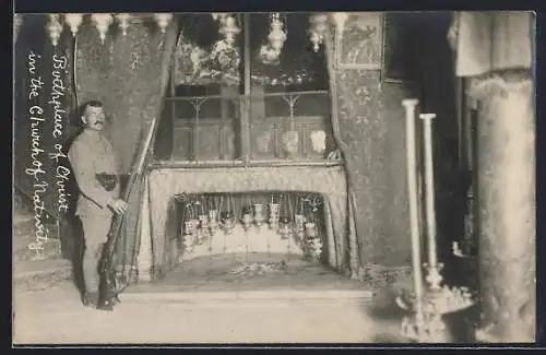 Foto-AK Bethlehem, Birthplace of Christ in the Church of Nativity, Soldat