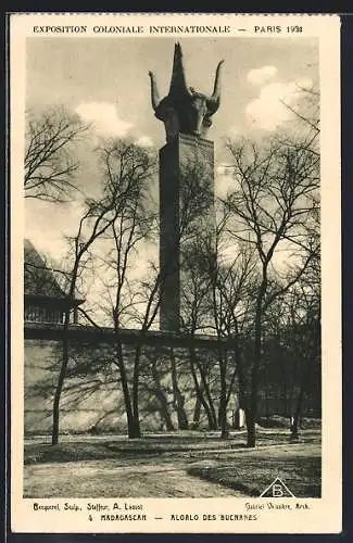 AK Paris, Exposition Coloniale Internationale 1931, Madagascar, Aloalo des Bucranes, Kolonialaustellung