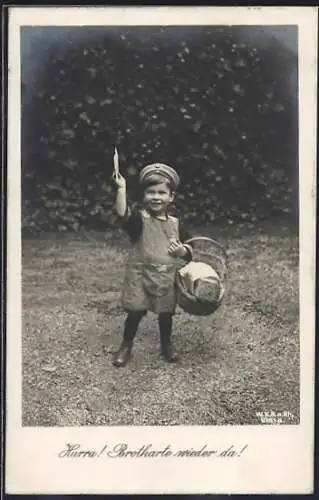 AK Kleines Kind mit einer Brotkarte in der Hand, Kriegsnot