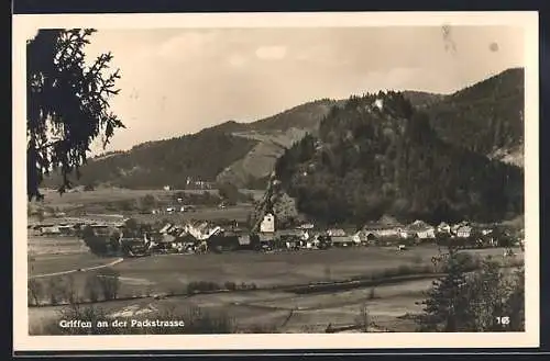 AK Griffen an der Packstrasse, Ortsansicht mit Kirche