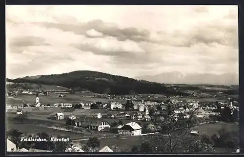 AK Feldkirchen /Kärnten, Ortsansicht mir Kirche