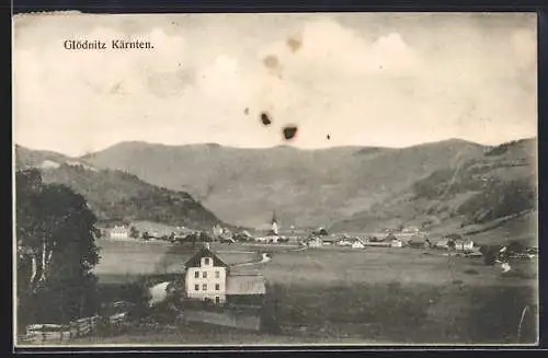 AK Glödnitz, Ortschaft mit Kirche, Berge im Hintergrund