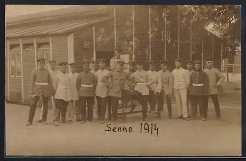 Foto-AK Senne-Lager /Paderborn, Gruppenfoto von Soldaten in Uniformen 1914