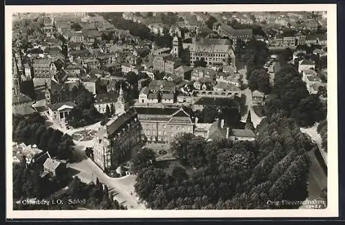 AK Oldenburg i. O., Schloss mit Strassenpartie, Fliegeraufnahme
