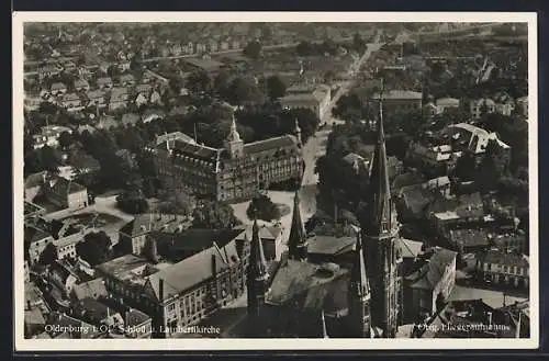 AK Oldenburg / Oldenburg, Fliegeraufnahme vom Schloss und Lambertikirche