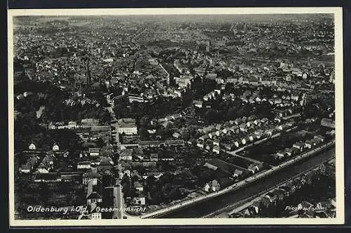 AK Oldenburg i. Old., Gesamtansicht mit Strassenpartien, Fliegeraufnahme