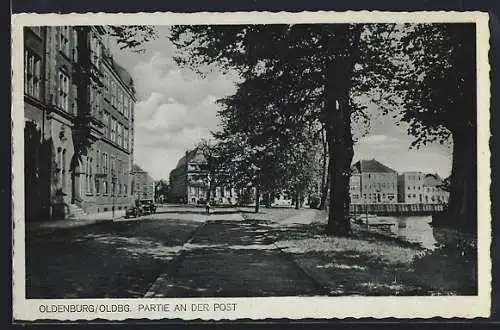 AK Oldenburg /Oldbg., Strassenpartie an der Post
