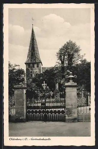 AK Oldenburg i. O., Gertrudenkapelle mit Strassenpartie