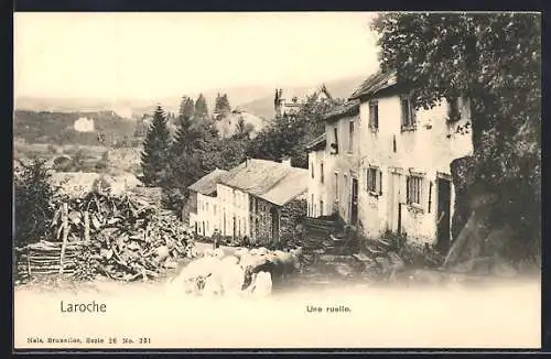 AK Laroche, Une ruelle