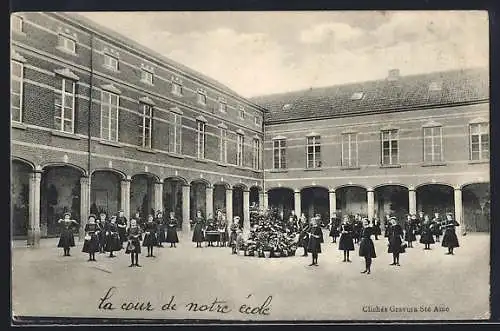 AK St-Nicolas /Waes, Présentation Notre-Dame, Pensionnat et Ecole Normale, La cour