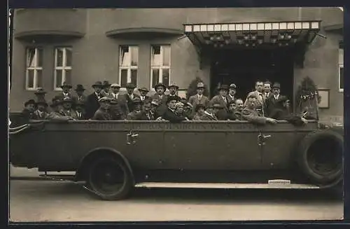 Foto-AK Autobus der Wohlgemuth Rundfahrten Wien Oper