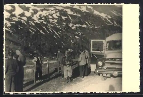Foto-AK Autobus Opel Blitz vor Gebirgskulisse